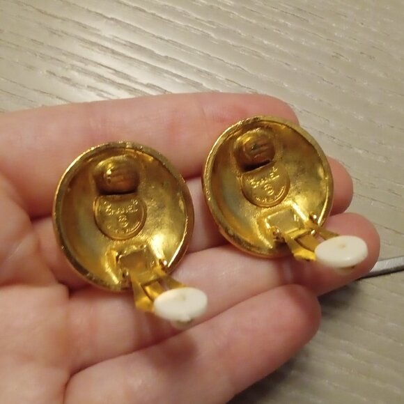 Chanel Vintage Clip-On Earrings ๐ Interlocking CCs RARE - Picture 10 of 14